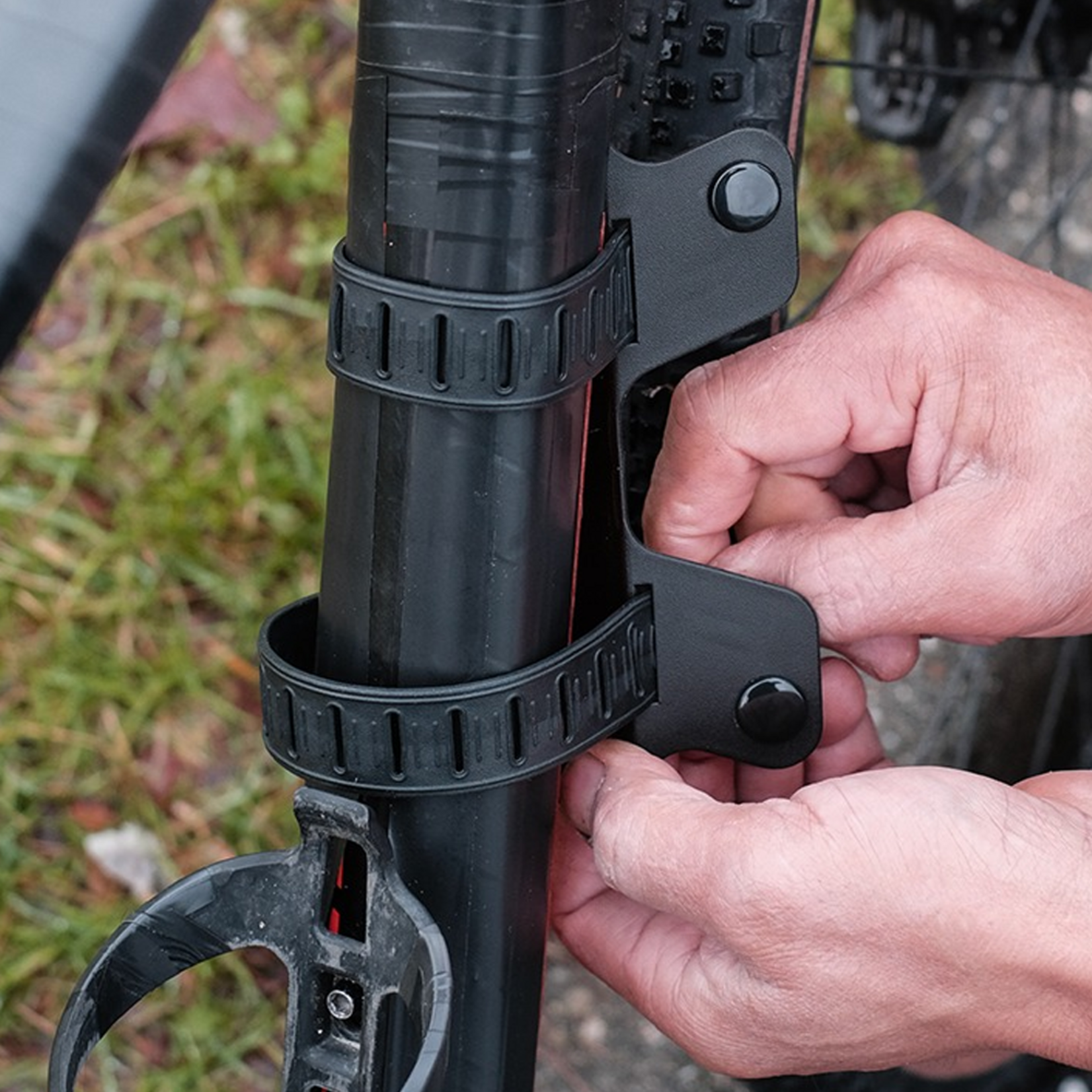 AXIOM Axiom Frontrunner Fat Fender