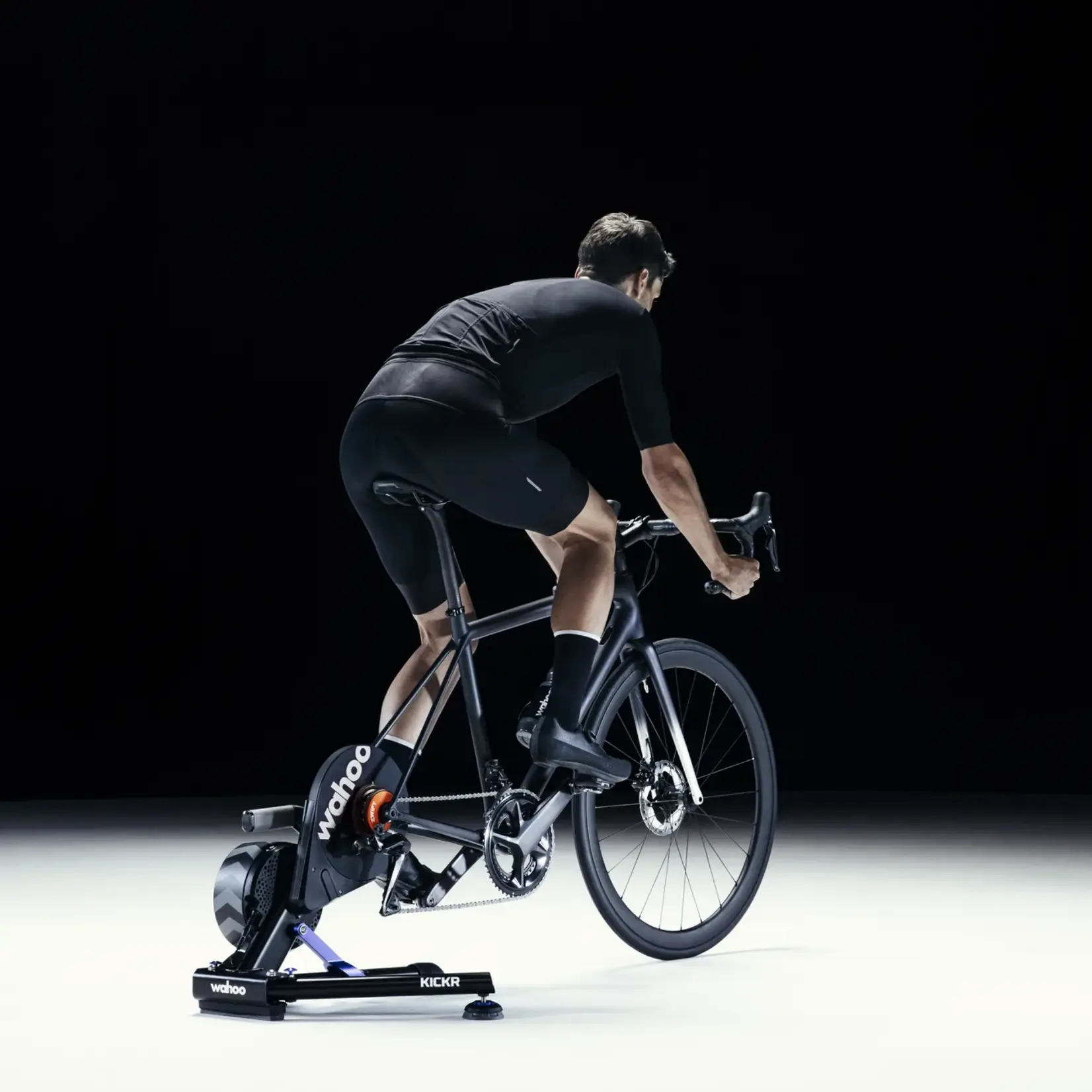 WAHOO Wahoo KICKR V6 Smart Trainer with Zwift Cog-N-Click