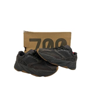 Yeezy Yeezy 700 Utility Black Size 7.5