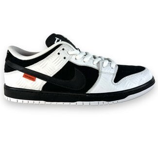 Nike Nike SB Dunk Low TIGHTBOOTH