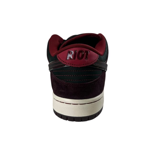 Nike Nike SB Dunk Low Pro Riot Skateshop