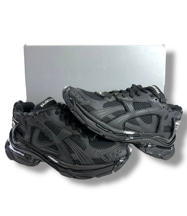 Balenciaga Balenciaga Runner Sneaker Black Size 44(11 US)