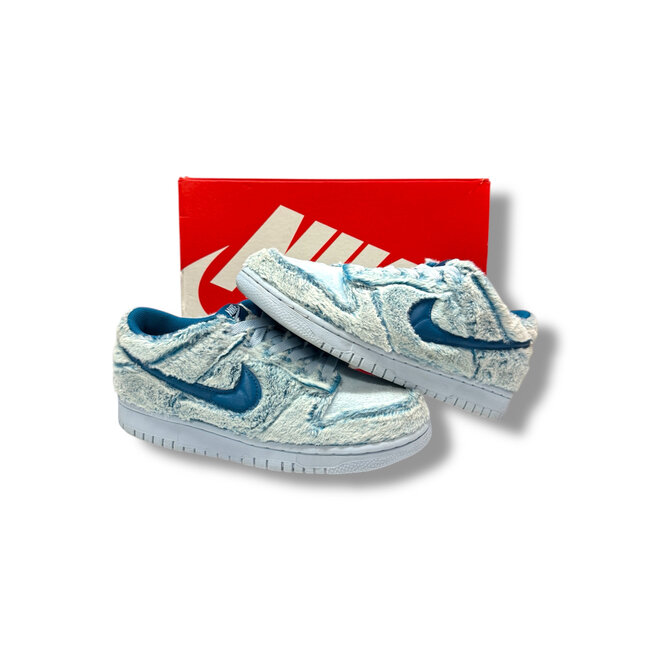 Nike Nike Dunk Low Abominable Snowman Size 7Y