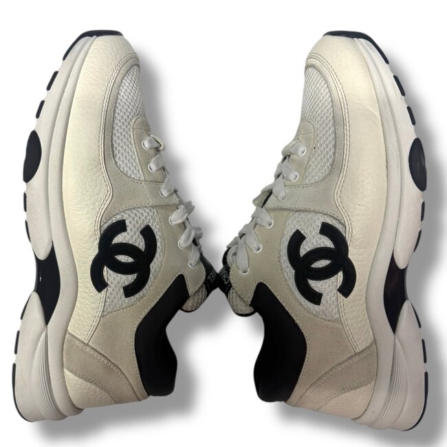 Chanel Chanel Rev White/Black Sneaker Size 38.5/US 5.5