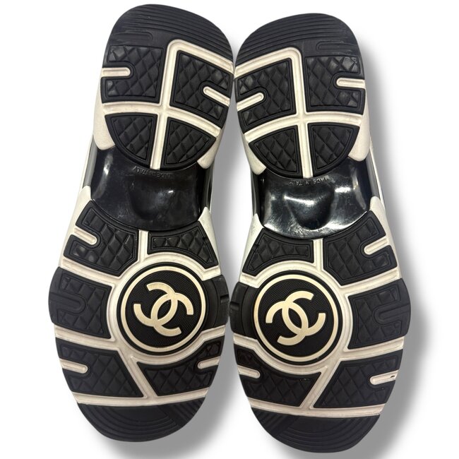 Chanel Chanel Rev White/Black Sneaker Size 38.5/US 5.5