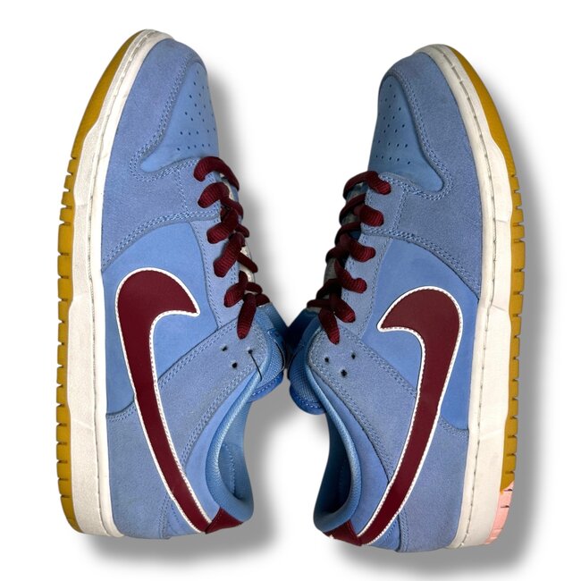Nike Nike SB Dunk Low Philadelphia Phillies Size 11