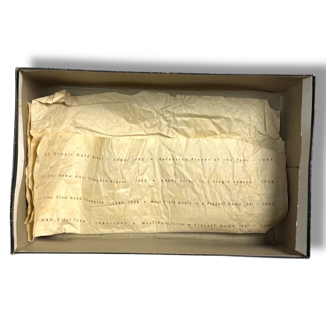 Jordan Brand 1994 Jordan 1 Retro High Bred Size 9