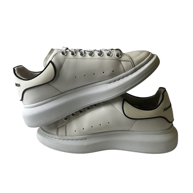 Alexader McQueen (Pre-Owned) Alexander Mcqueen Oversized Sneaker G/M 8.5 (Retail $760)