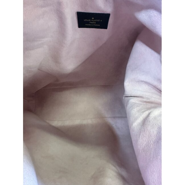 Louis Vuitton Louis Vuitton Coussin Hobo MM