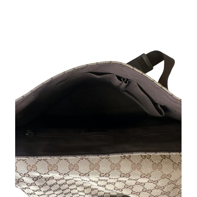 Gucci Gucci GG Canvas Messenger Bag