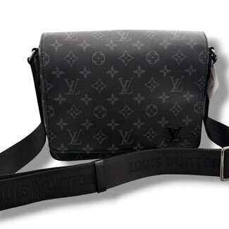 Louis Vuitton Louis Vuitton Monogram District PM Bag (Retail $1840)