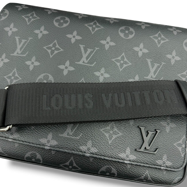 Louis Vuitton Louis Vuitton Monogram District PM Bag  (Retail $1840)