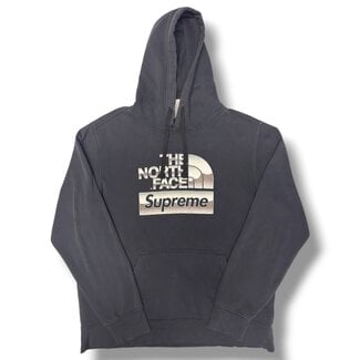 Supreme S/S Supreme North Face Metallic Logo Size Medium
