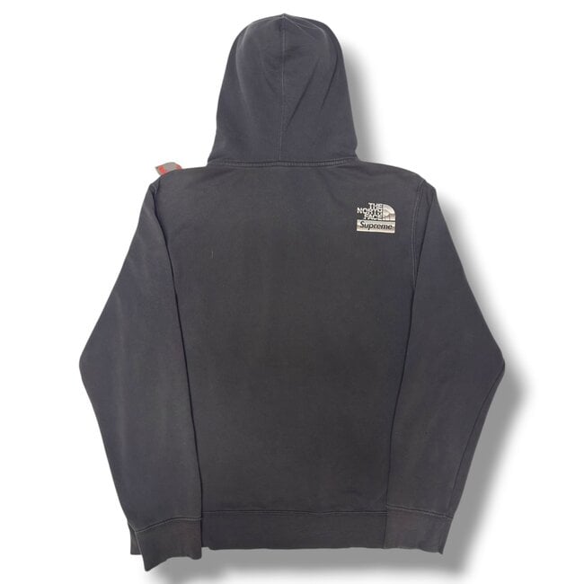 Supreme S/S Supreme North Face Metallic Logo Size Medium