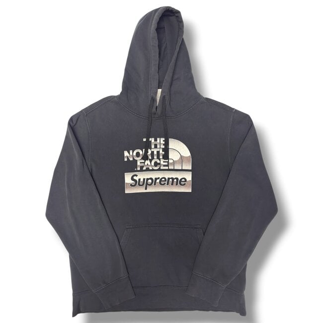 Supreme S/S Supreme North Face Metallic Logo Size Medium