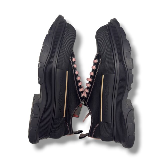 Alexader McQueen Alexander McQueen Tread Slick Low Black/Pink Size 43/US 10