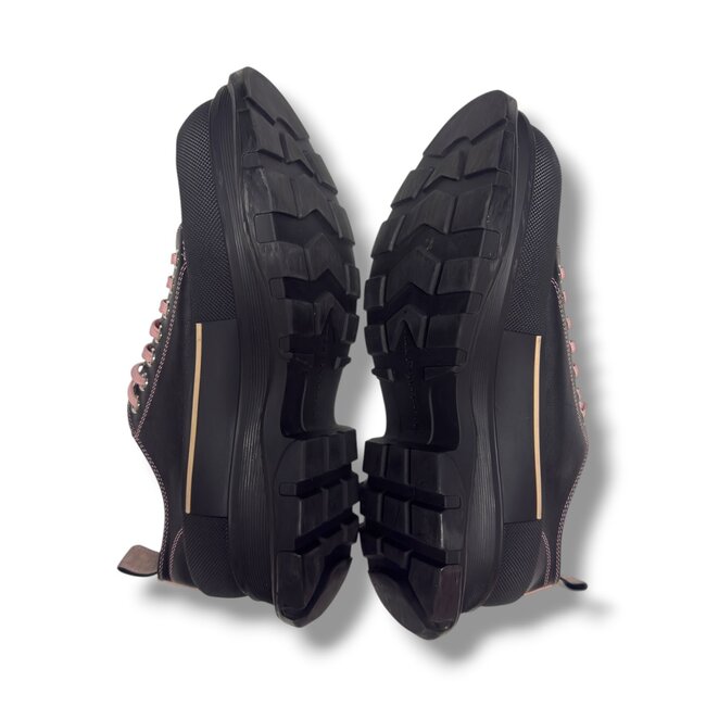 Alexader McQueen Alexander McQueen Tread Slick Low Black/Pink Size 43/US 10