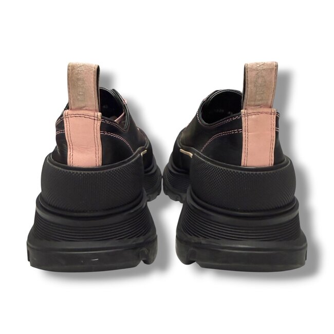 Alexader McQueen Alexander McQueen Tread Slick Low Black/Pink Size 43/US 10