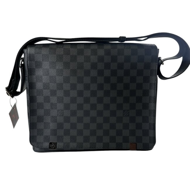 Louis Vuitton Louis Vuitton MM District Messenger Bag