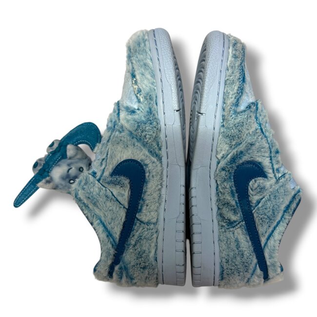 Nike Nike Dunk Low Abominable Snowman Size 5.5Y