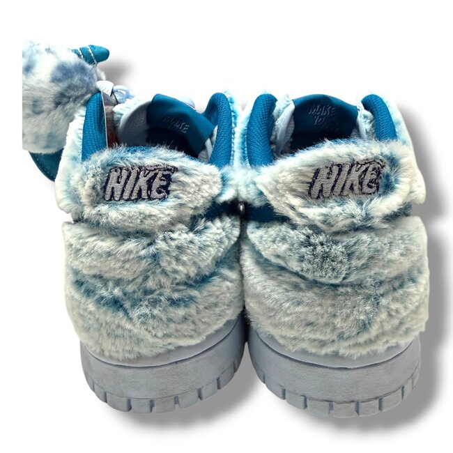 Nike Nike Dunk Low Abominable Snowman Size 5.5Y