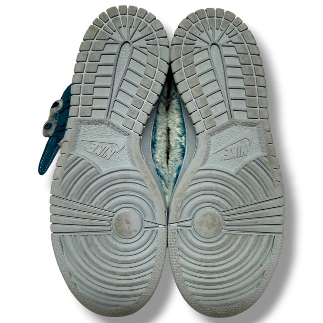 Nike Nike Dunk Low Abominable Snowman Size 5.5Y