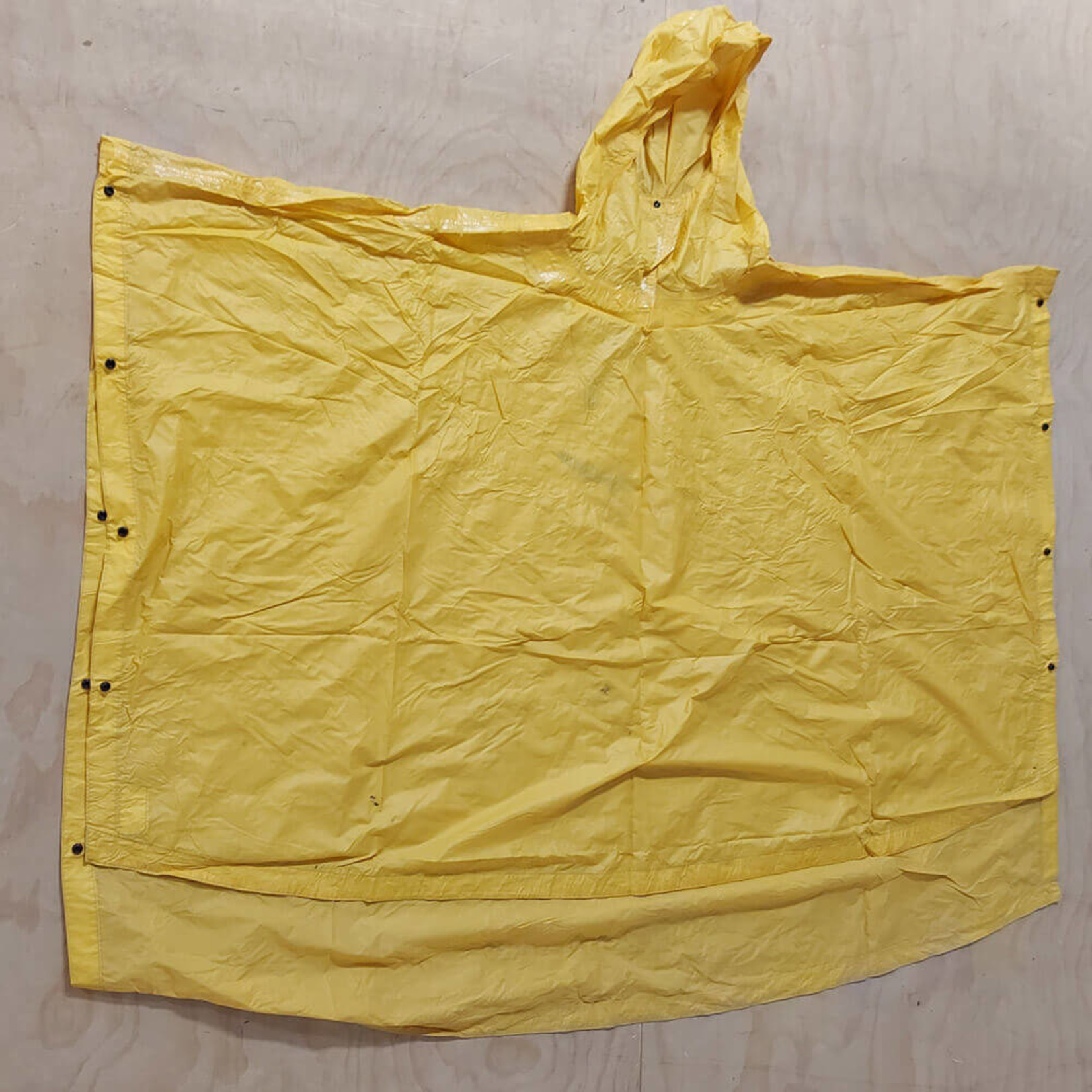 PONCHOS IMPERMÉABLES JAUNES