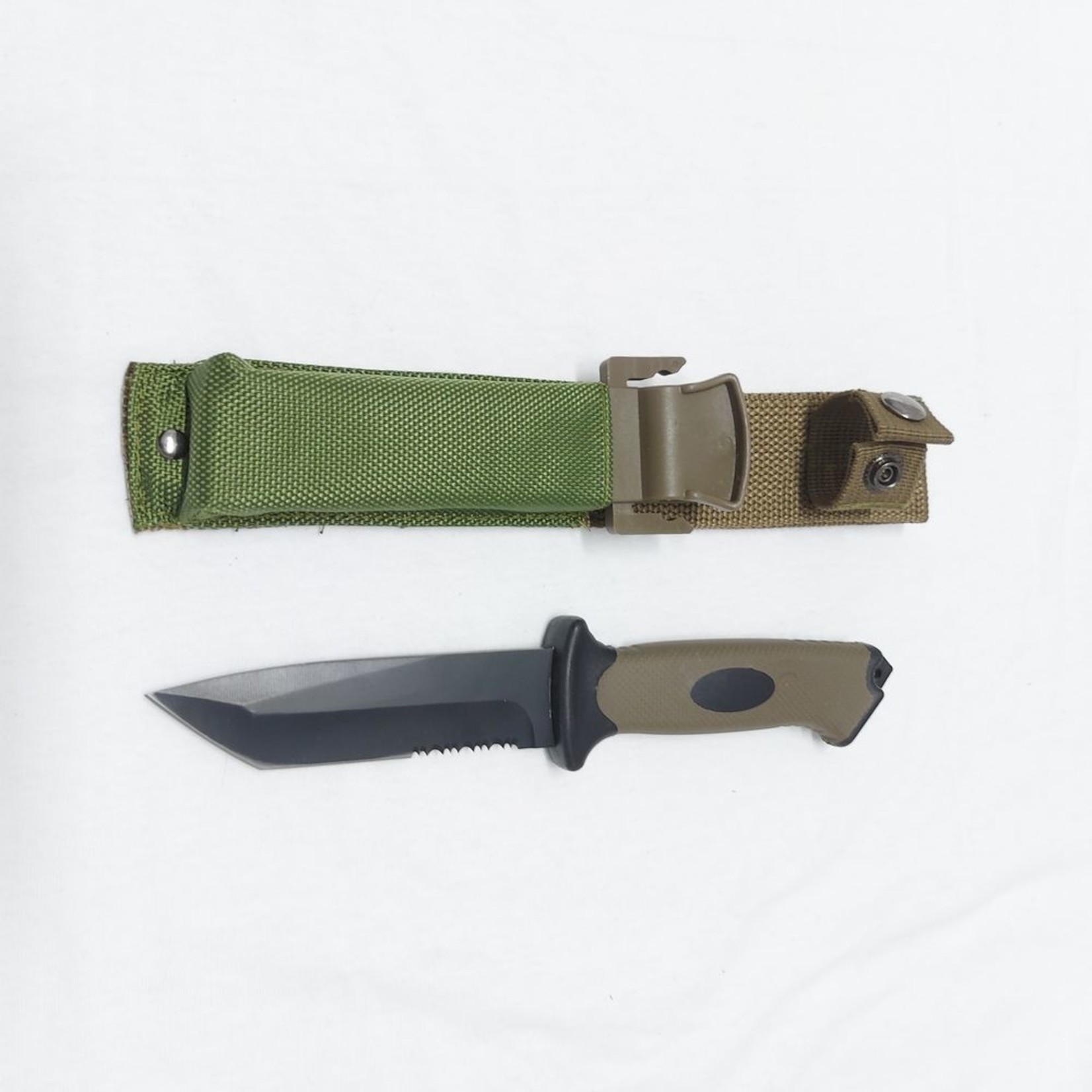 WORLD FAMOUS COUTEAU DE CEINTURE MOLLE GEN 2