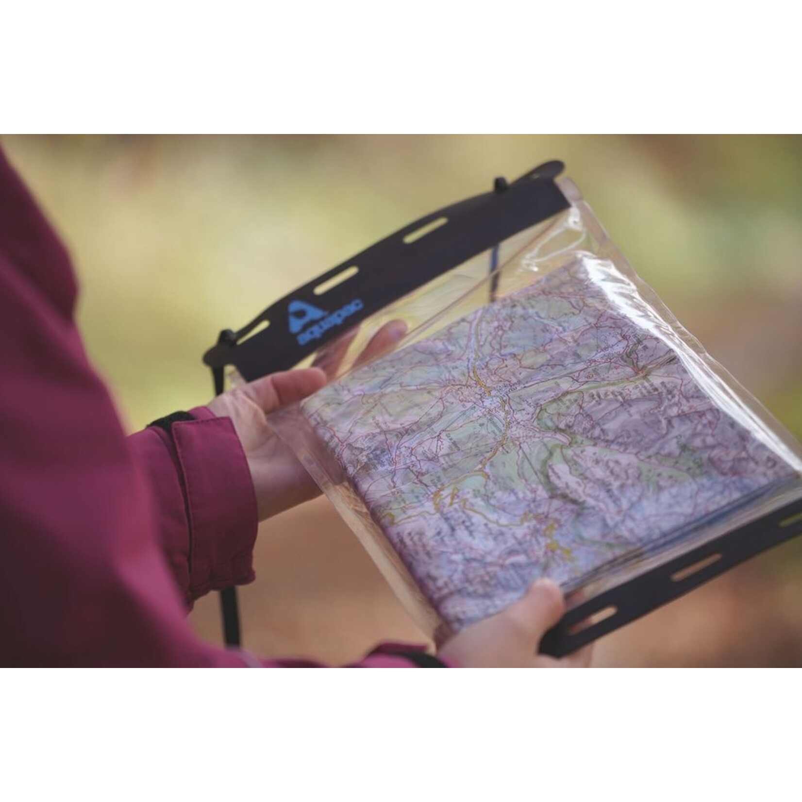 AQUAPAC ÉTUI LÉGER ET ÉTANCHE POUR CARTE PETIT FORMAT