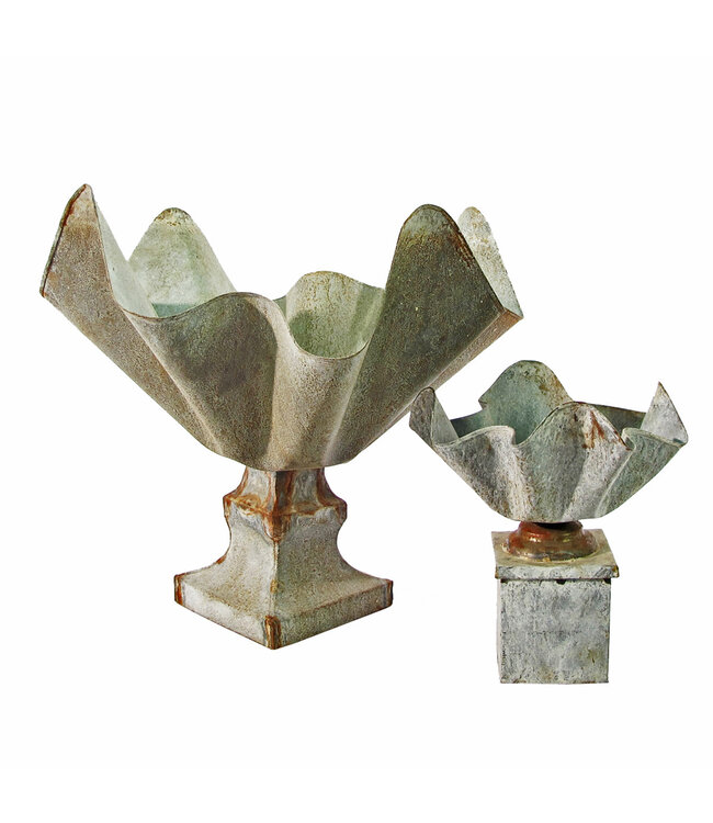 The Plant Shoppe Kerchief Planter w/base Small