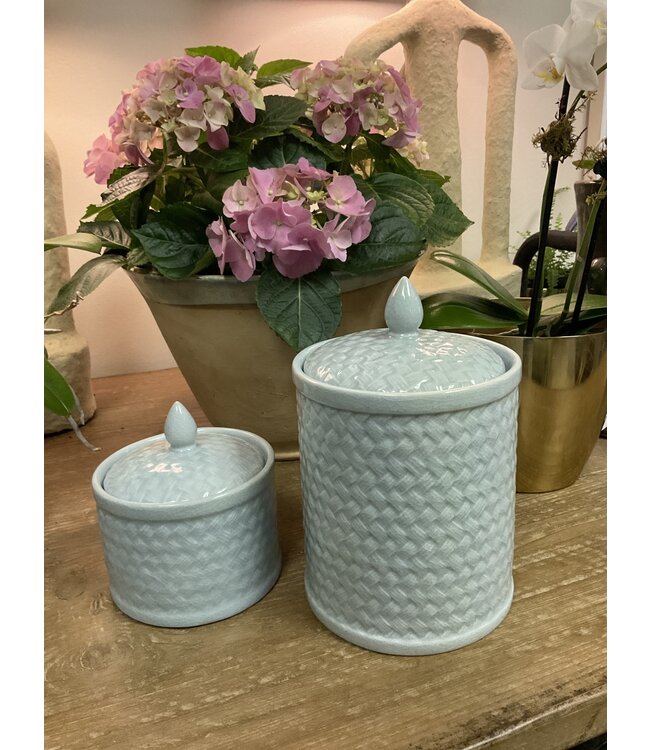 8" Fine porcelain box, crackle light blue gray