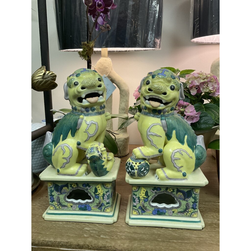 Pair of hand painted fine porcelain yellow/green foo dogs, 14"