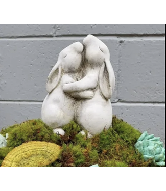Concrete - Large Kissing Bunnies