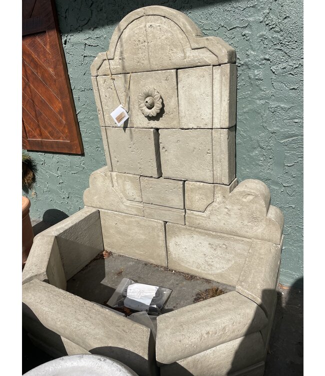 Large Rosette Fountain - 53 × 47 × 32 in French Gray = 16 pieces