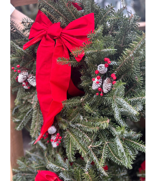 Wreath - Fraser Fir 12" Decorated Single