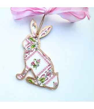 Flower Trellis Sitting Bunny Ornament