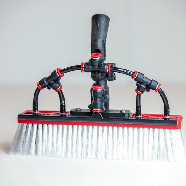 Tucker Tucker Alpha Hybrid Water Fed  Brush