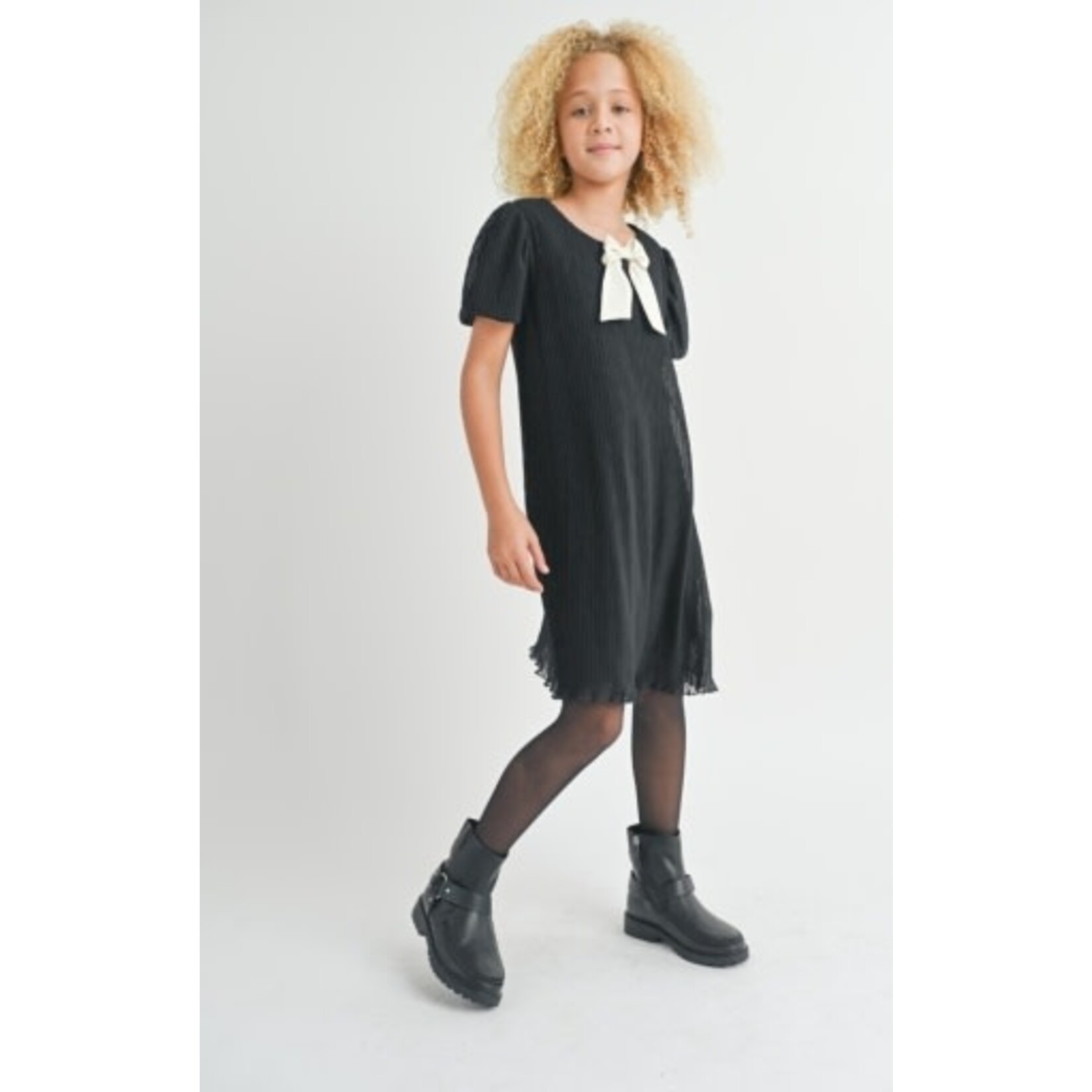 Sadie & Sage Black Puff Sleeve Dress with Bow