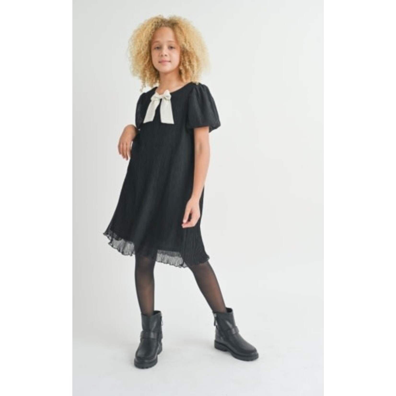 Sadie & Sage Black Puff Sleeve Dress with Bow