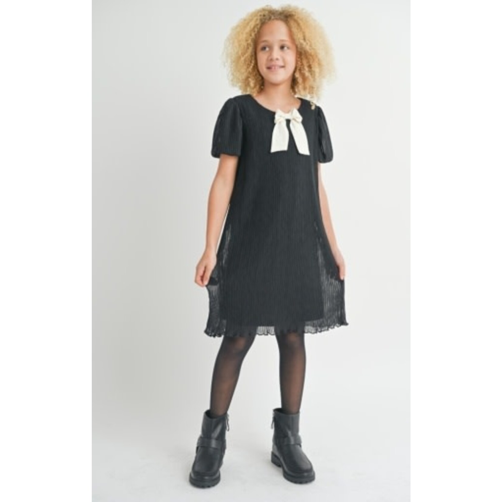 Sadie & Sage Black Puff Sleeve Dress with Bow