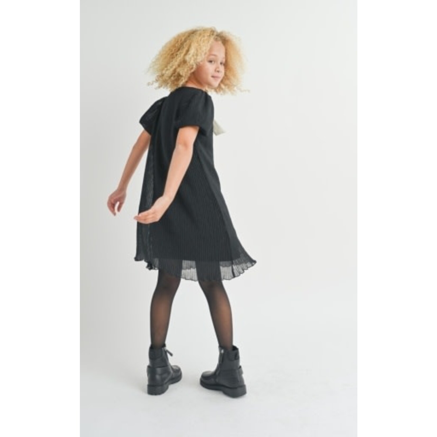 Sadie & Sage Black Puff Sleeve Dress with Bow