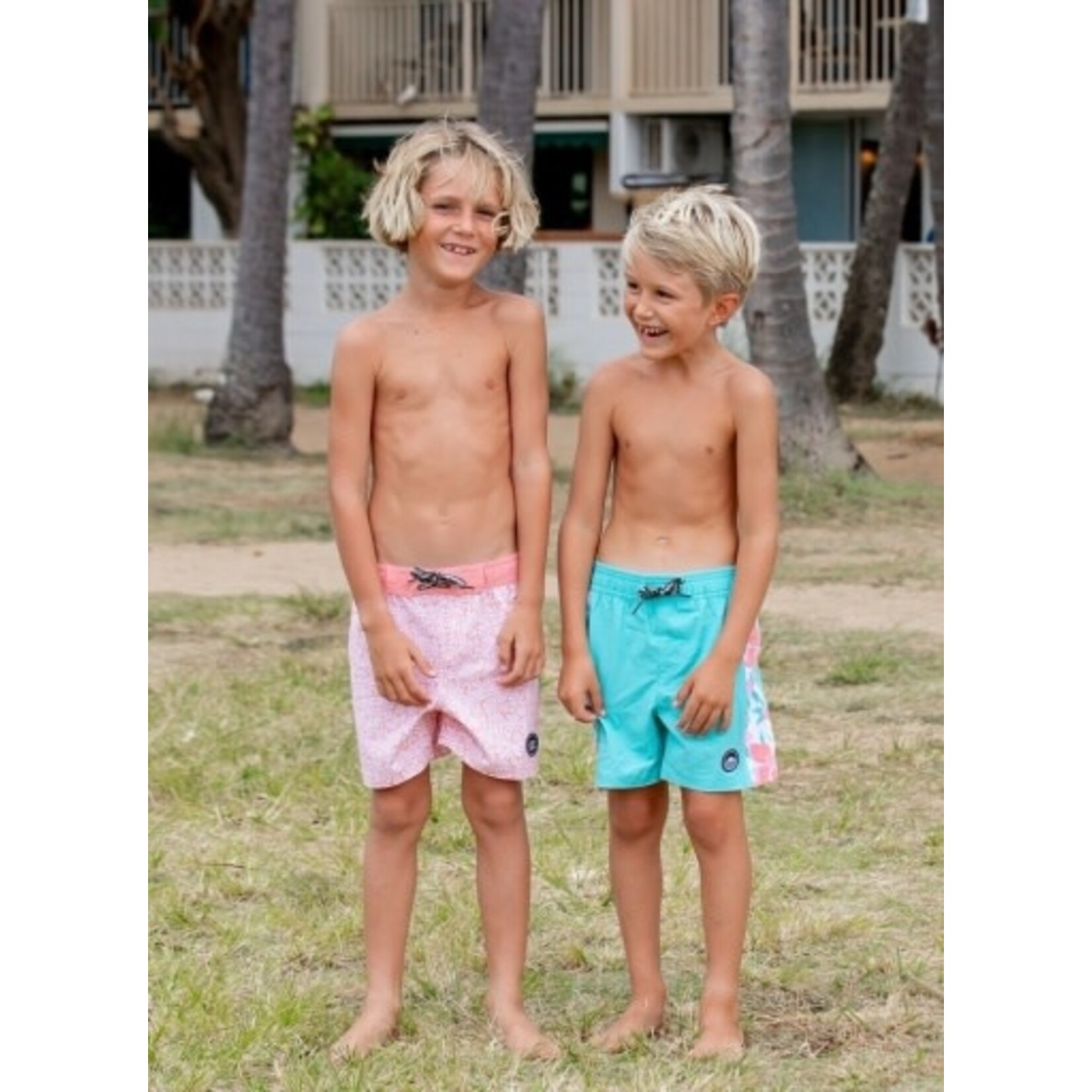 FEATHER 4 ARROW SHORE THING BOARDSHORT