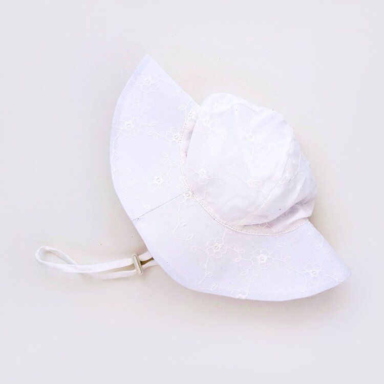 Huggalugs White Embroidered Floral Sunhat