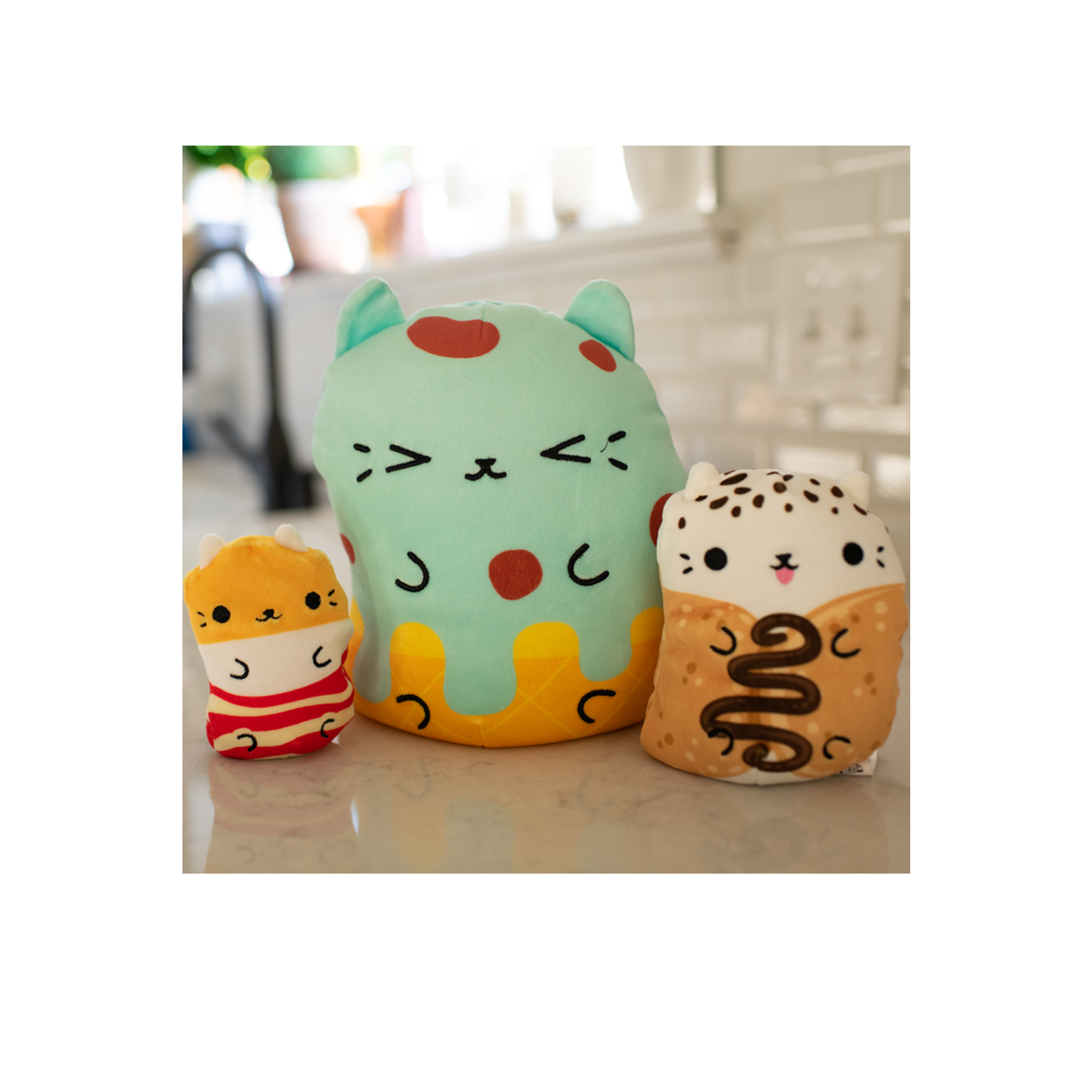 Cats vs Pickles Chonks 6 Inch Plush Mystery Bag