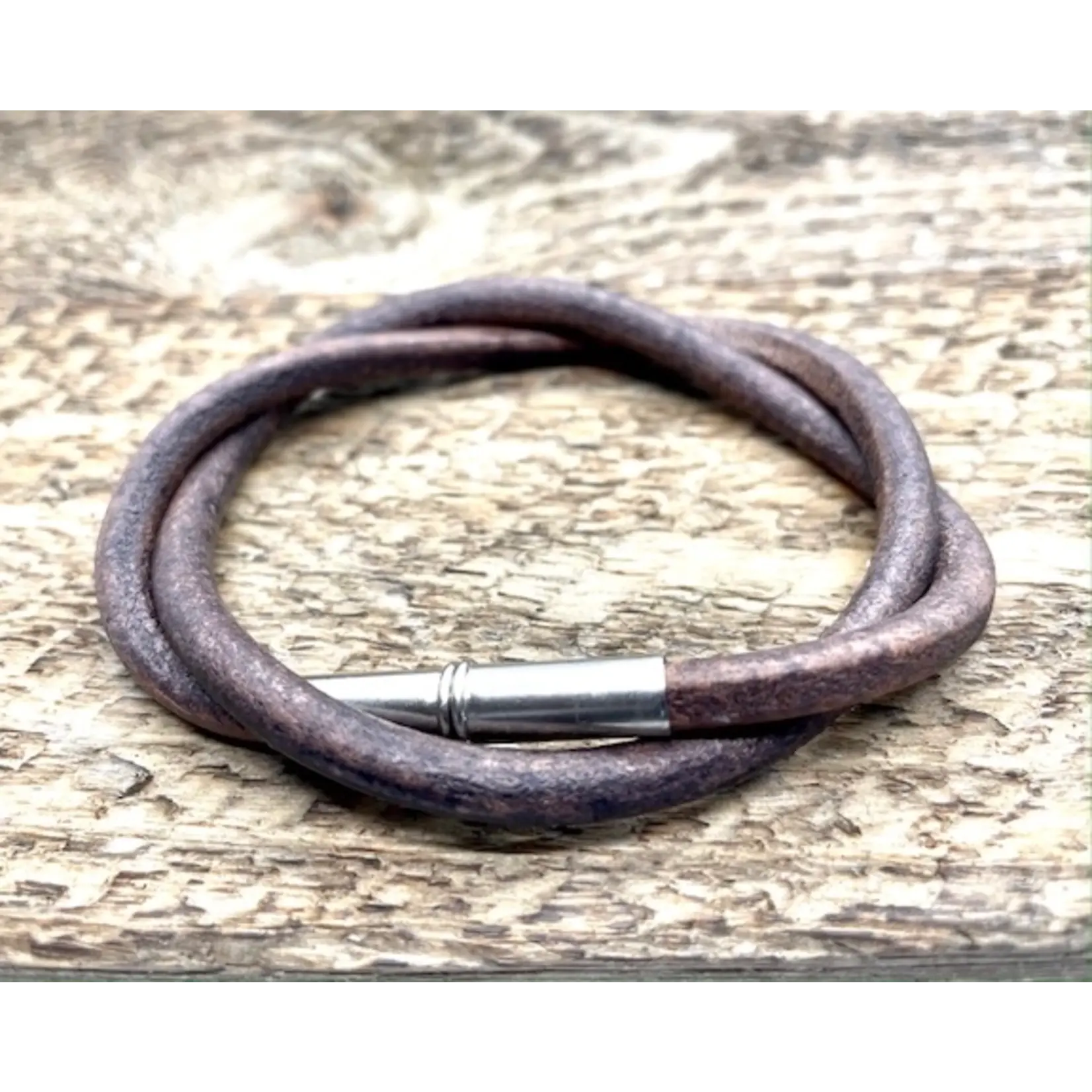 Tres Cuervos Flint Bracelet, Silver Closure