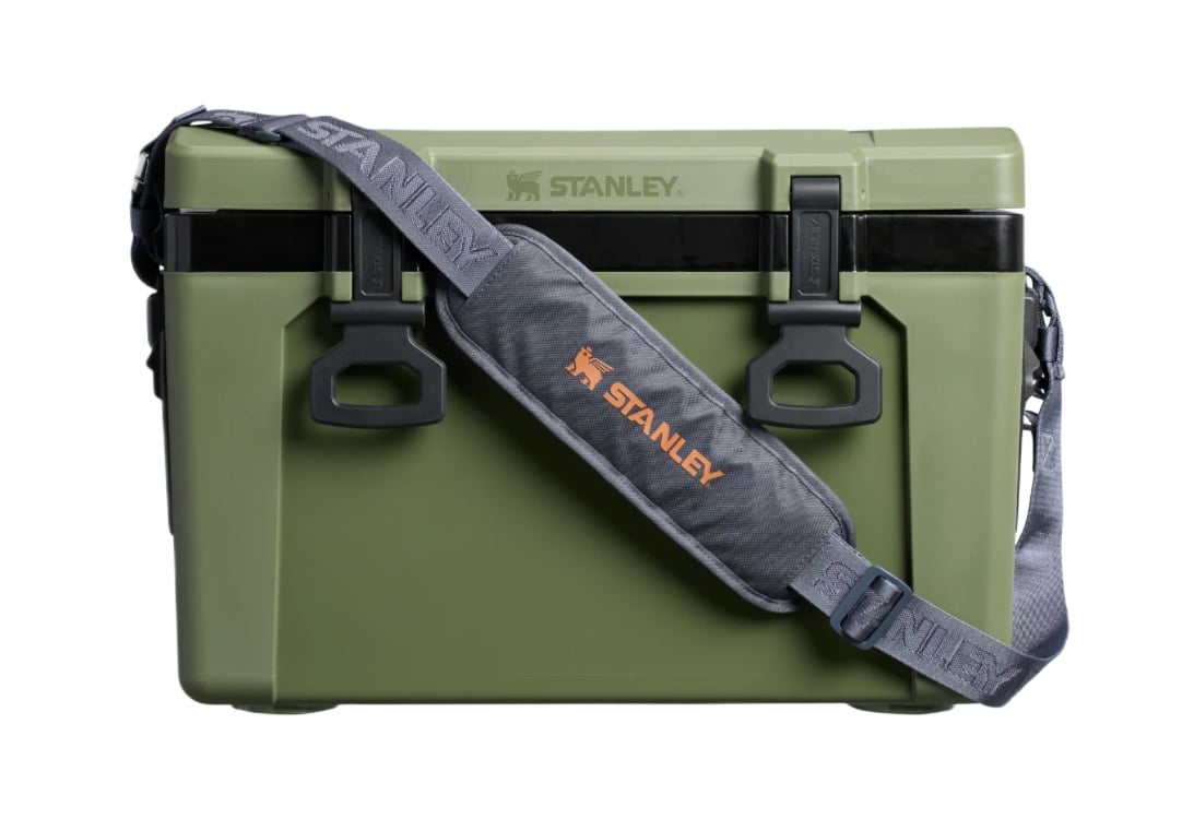 The Easy-Carry Outdoor Cooler, 25 Quart F25 - Jack's West End