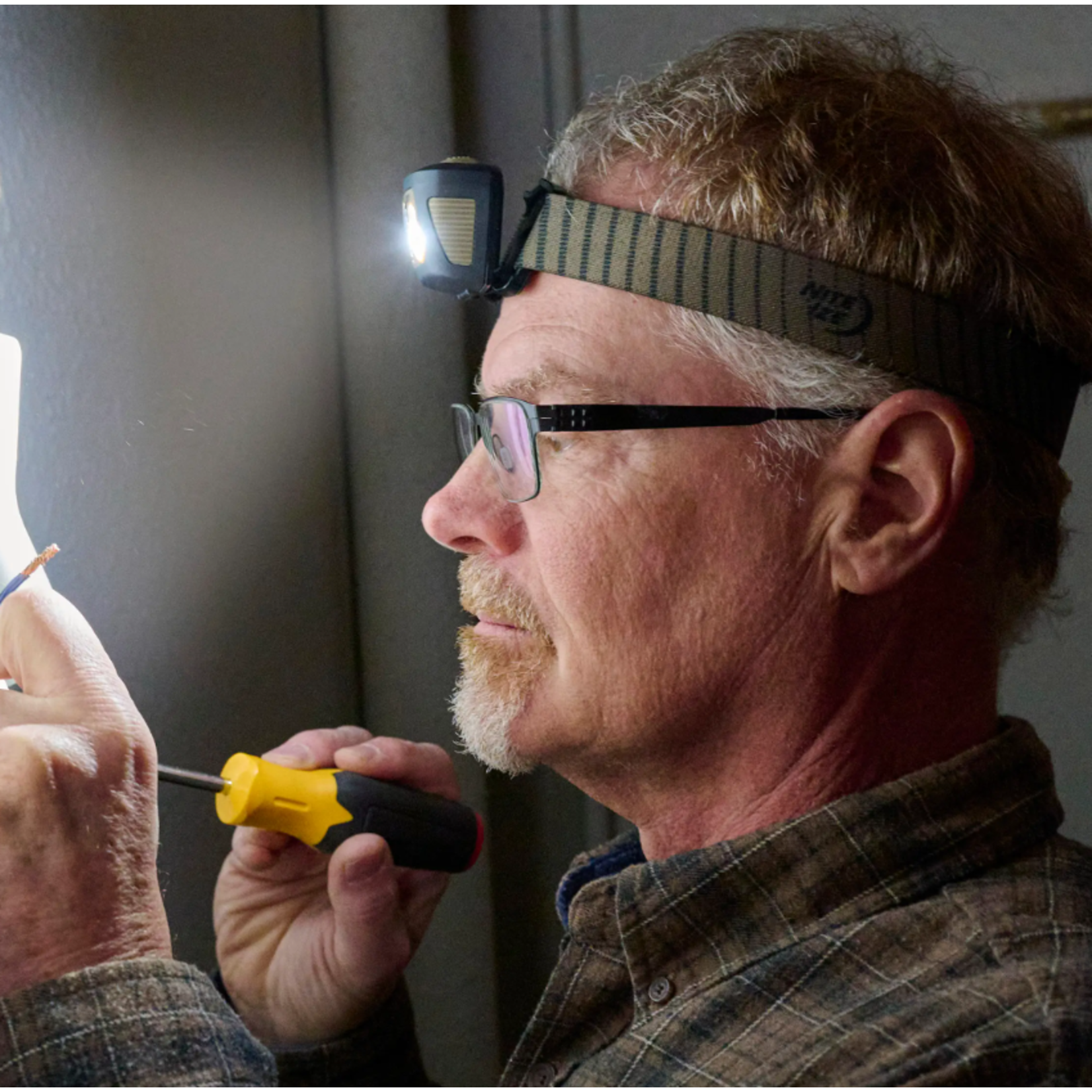 Nite Ize Radiant RH1 Alkaline Headlamp - Black/Coyote