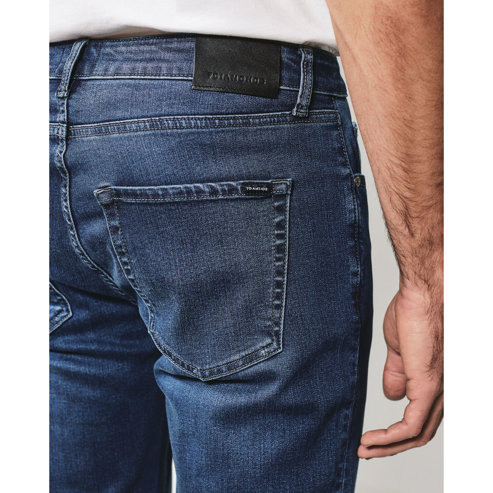 7 Diamonds UNION STRAIGHT FIT DENIM