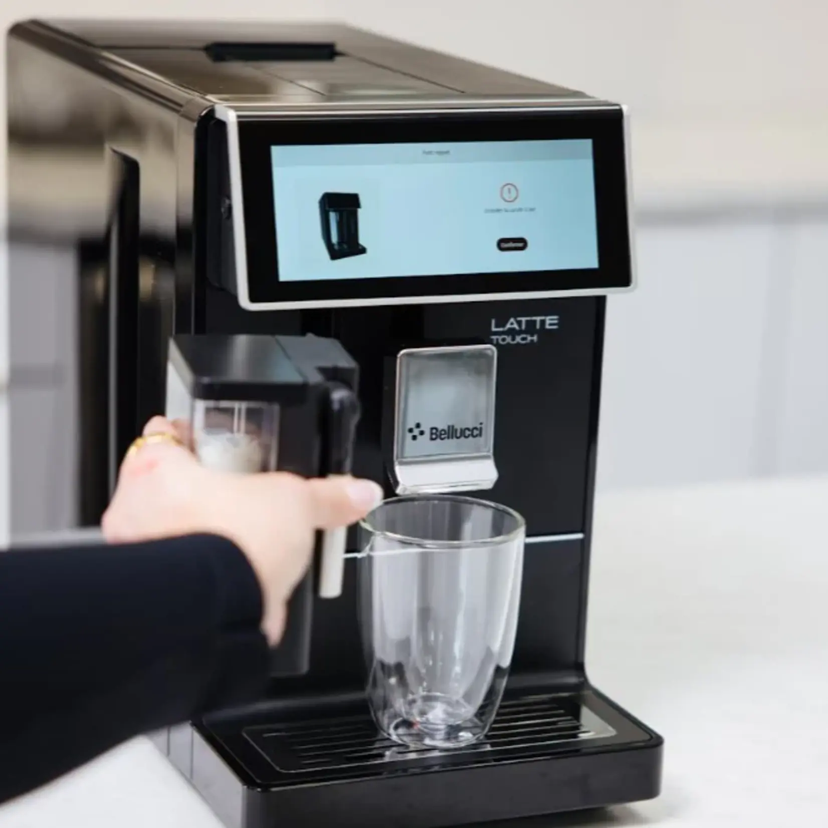 Machine à café espresso Latte Touch noire Bellucci