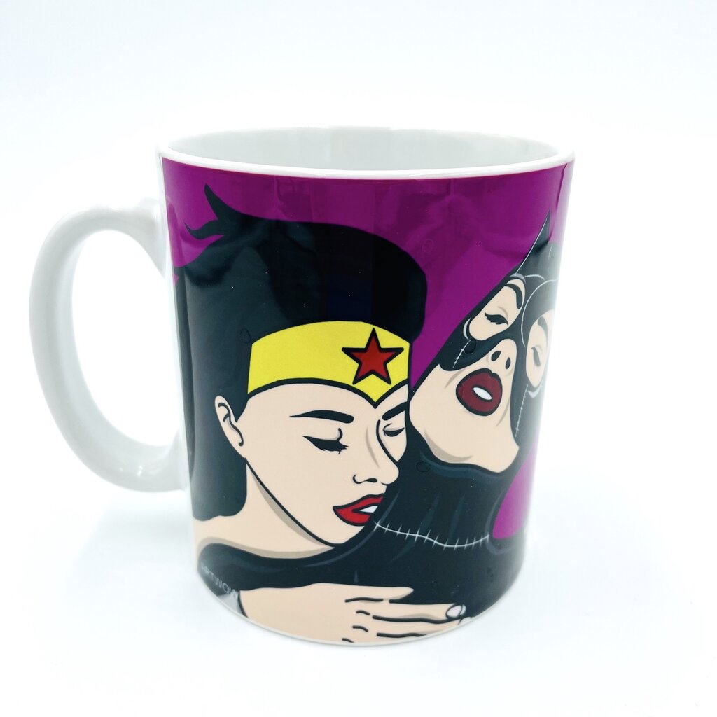 Art Wow Cat Woman & Wonder Woman Kissed a Cat Mug